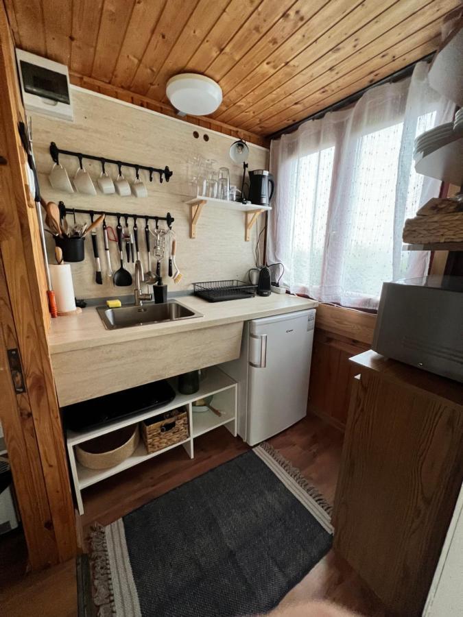 Mandulas Kabin A Kishaz Dezsaval Es Kilatassal A Balatonra Balatongyorok Bagian luar foto